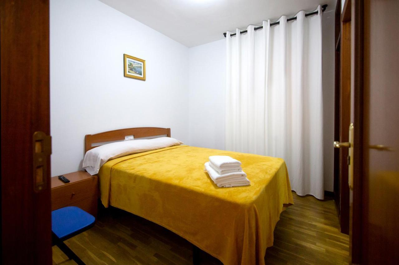 Yani'S Hospedaje Pension 1 Estrella Арриондас Экстерьер фото