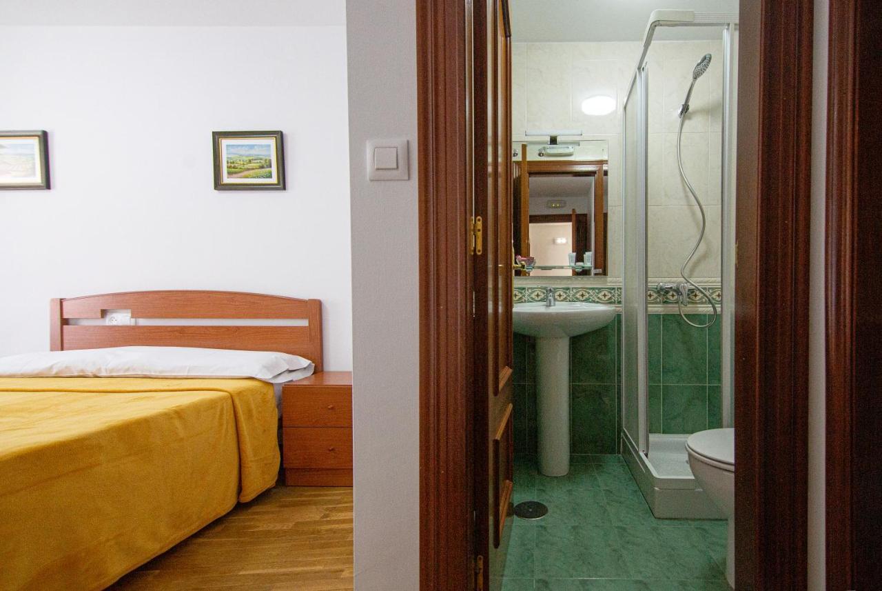 Yani'S Hospedaje Pension 1 Estrella Арриондас Экстерьер фото