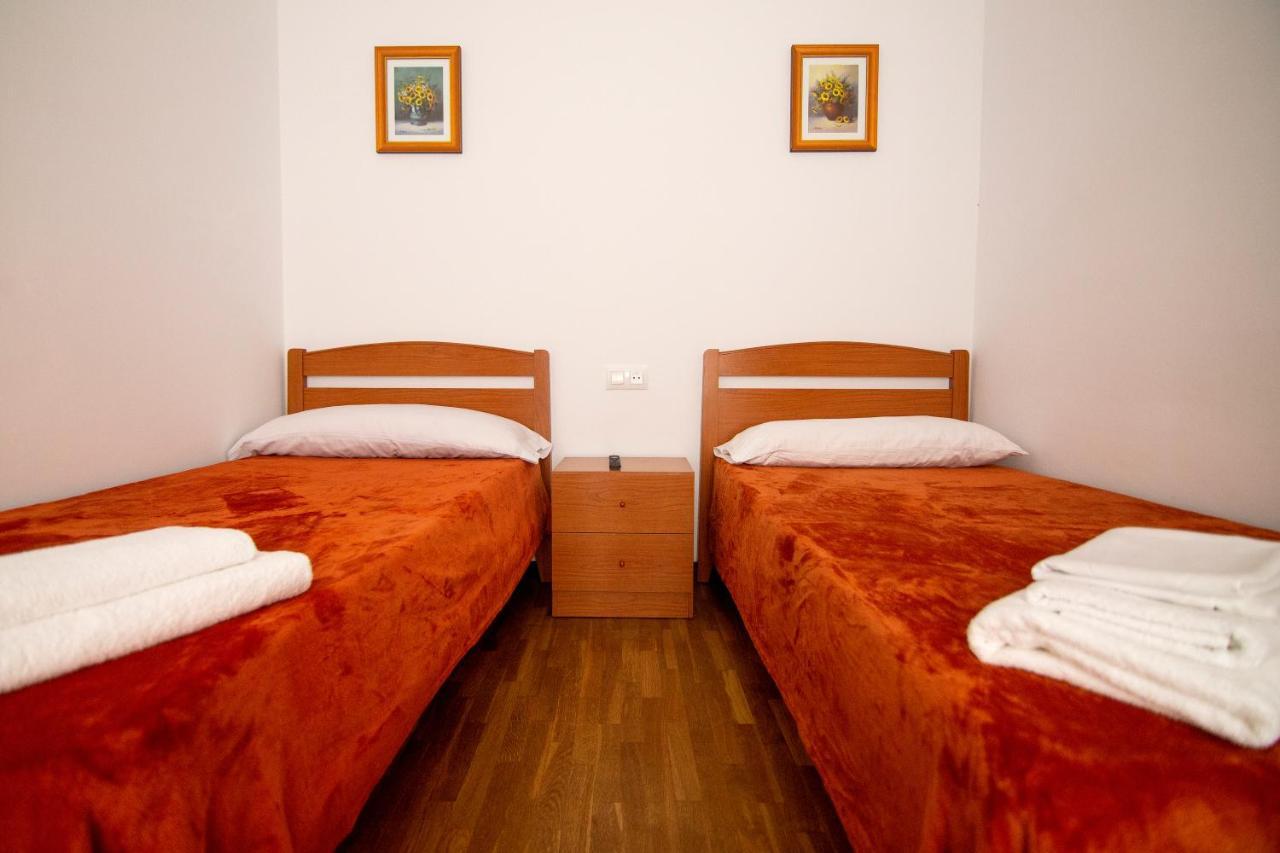 Yani'S Hospedaje Pension 1 Estrella Арриондас Экстерьер фото