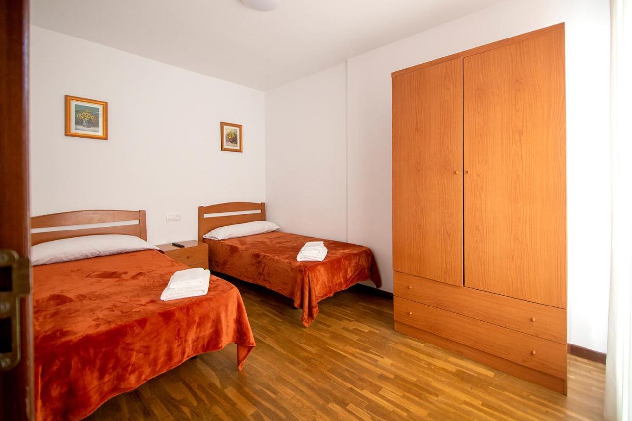 Yani'S Hospedaje Pension 1 Estrella Арриондас Экстерьер фото
